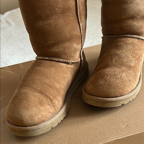 UGG Chestnut Bailey Button Triplet Boots - Picture 9 of 15